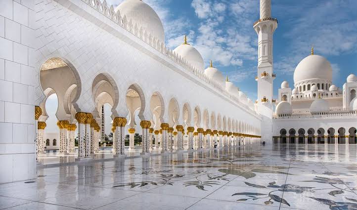 Keutamaan Memakmurkan Masjid